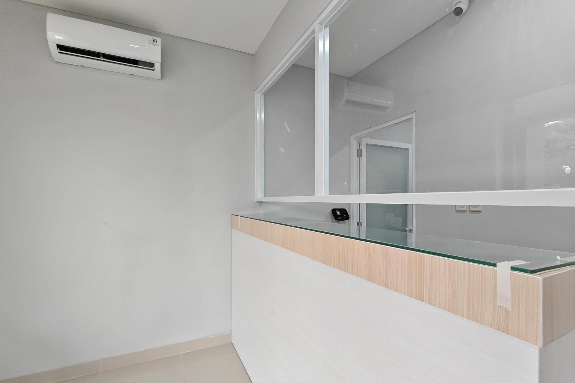 Urbanview Green Lake Sunter Residence Jacarta Exterior foto