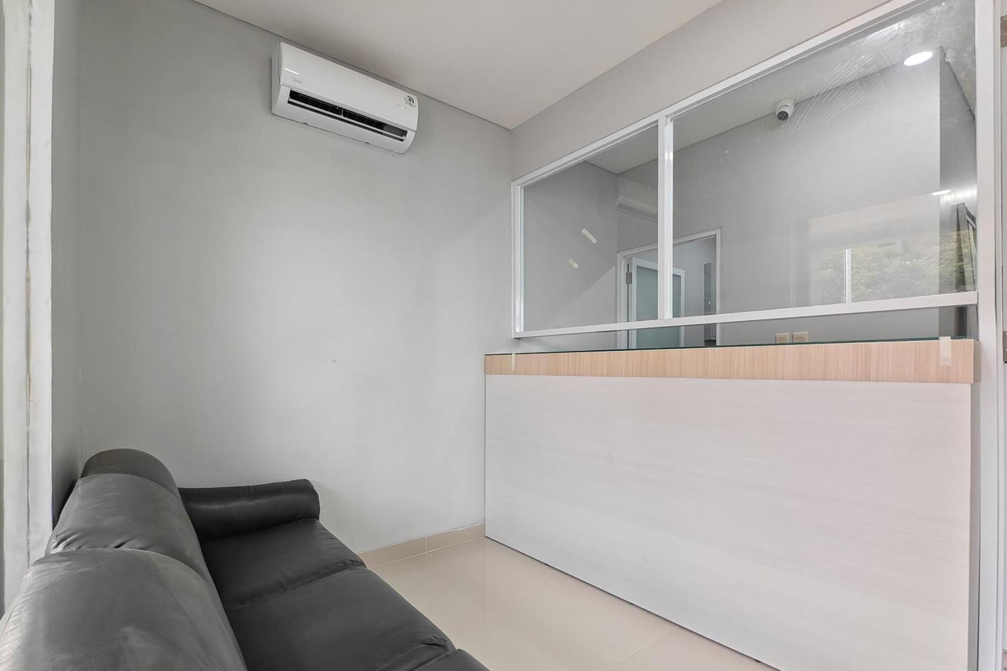 Urbanview Green Lake Sunter Residence Jacarta Exterior foto
